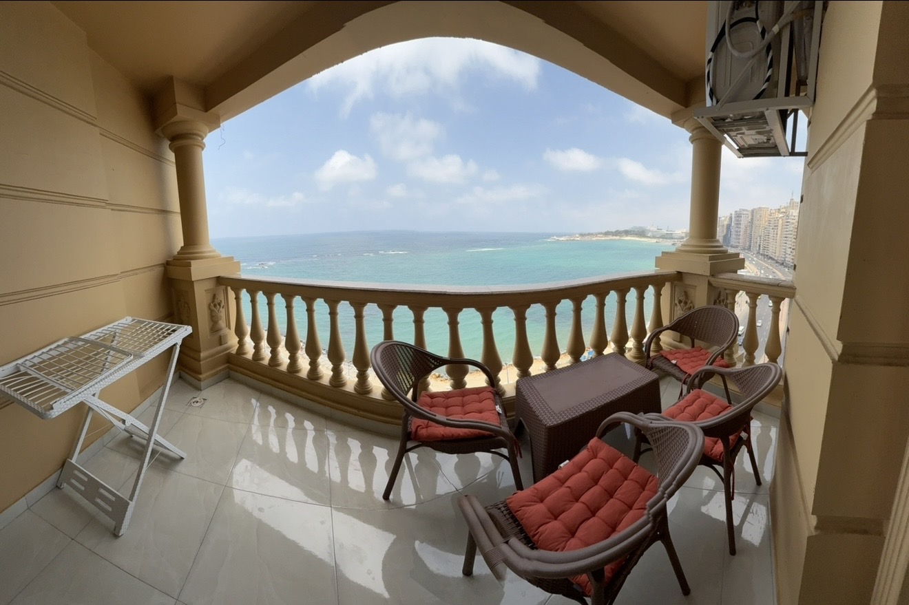 صورة المعرض 5